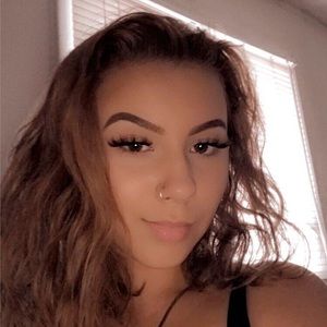 Meet your Posher, Mikaela